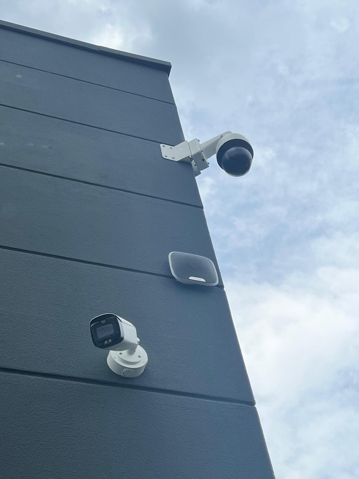 Defendex PTZ und Bullet Kameras